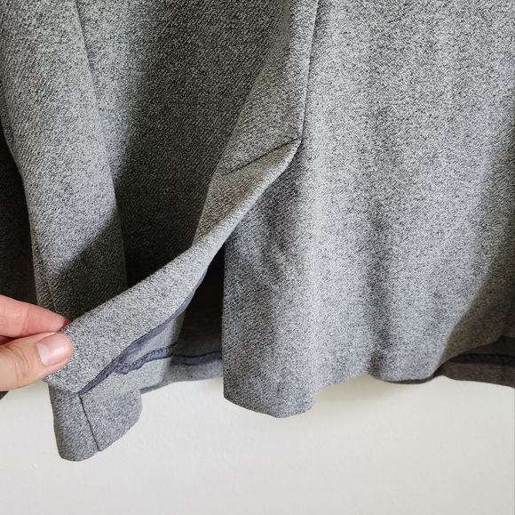 Banana Republic Grey Blazer - Picture 6 of 9